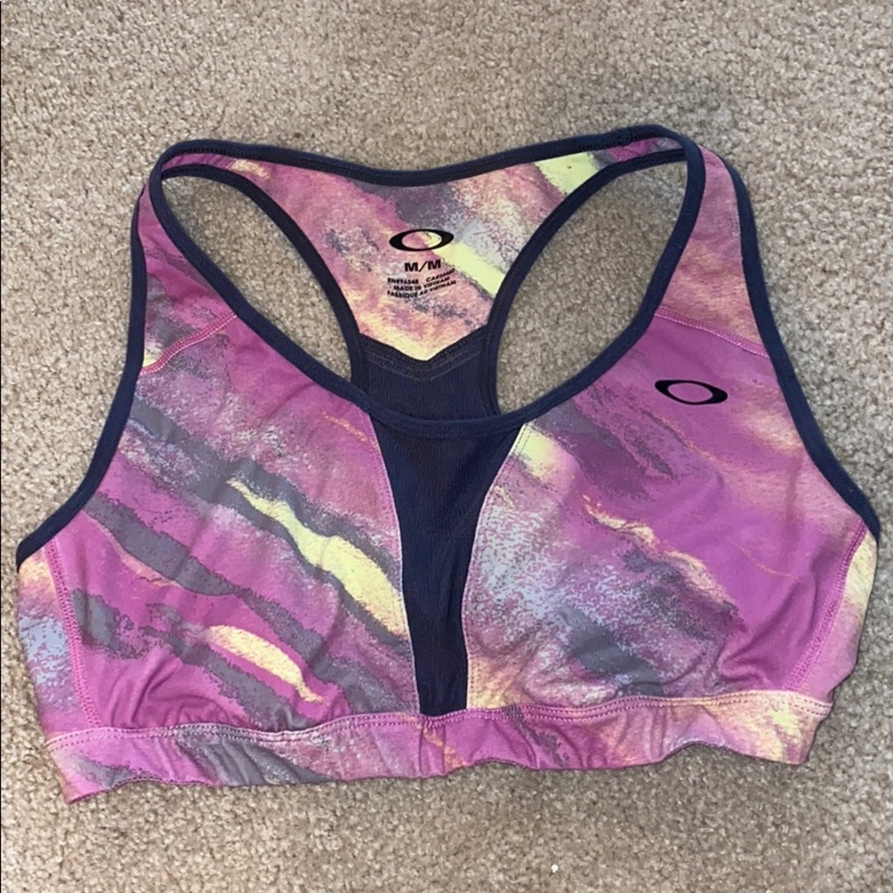 Women’s Oakley sport bra brand new
